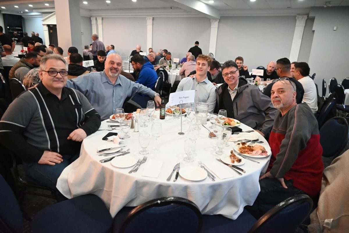 Boy's Night Out — amici e famiglie alla cena