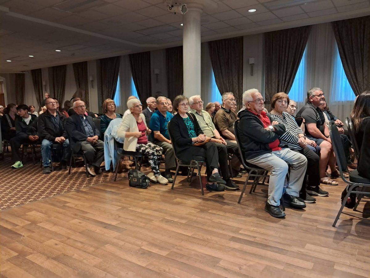Il pubblico nella Sala di Villa Marconi durante il concerto Abruzzo, terra di racconti